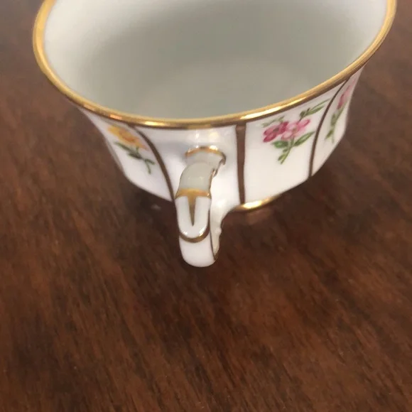 VINTAGE DEMITASSE CUP AND SAUCER SET BY FÜRSTENBURG - Picture 8 of 16